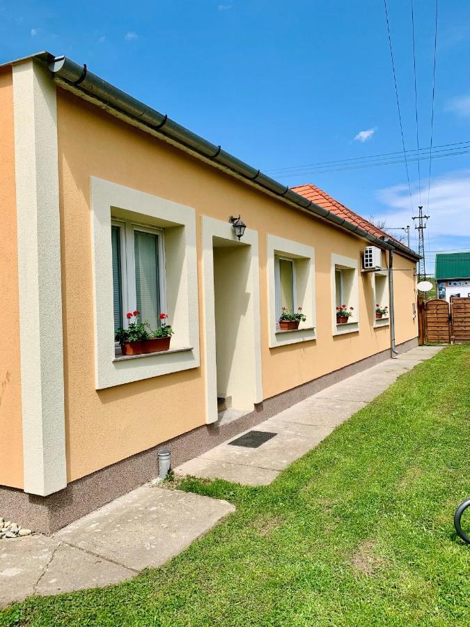 Matrai Vadaszhaz Matraterenye Exterior foto